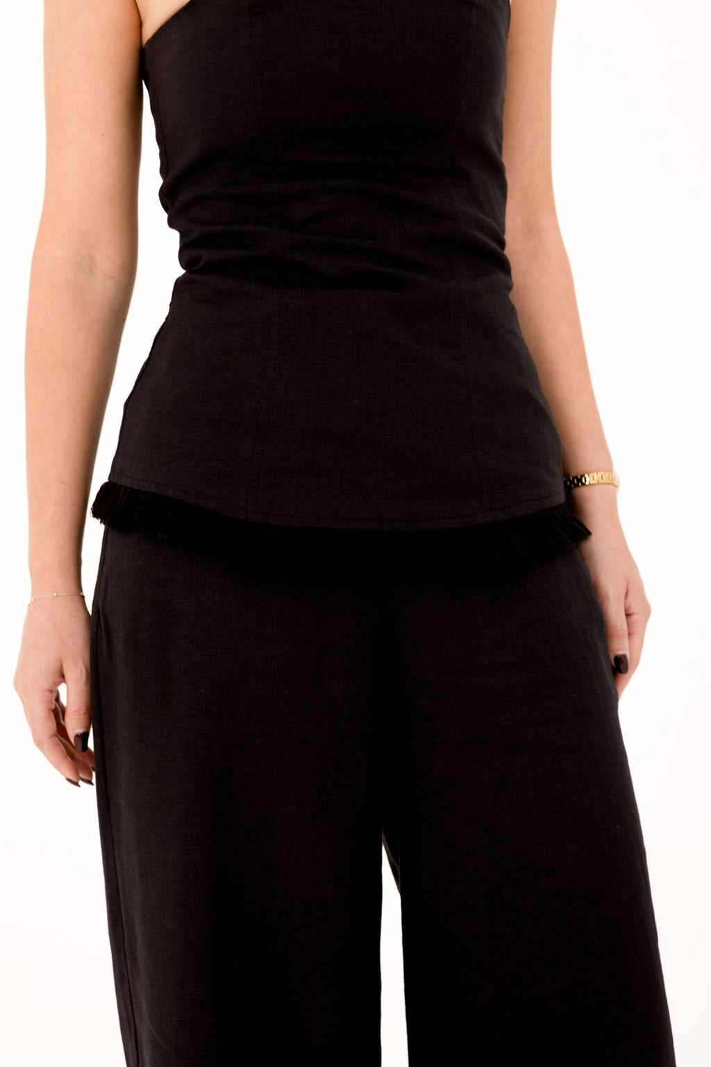 Meetings in the Hamptons Top Black