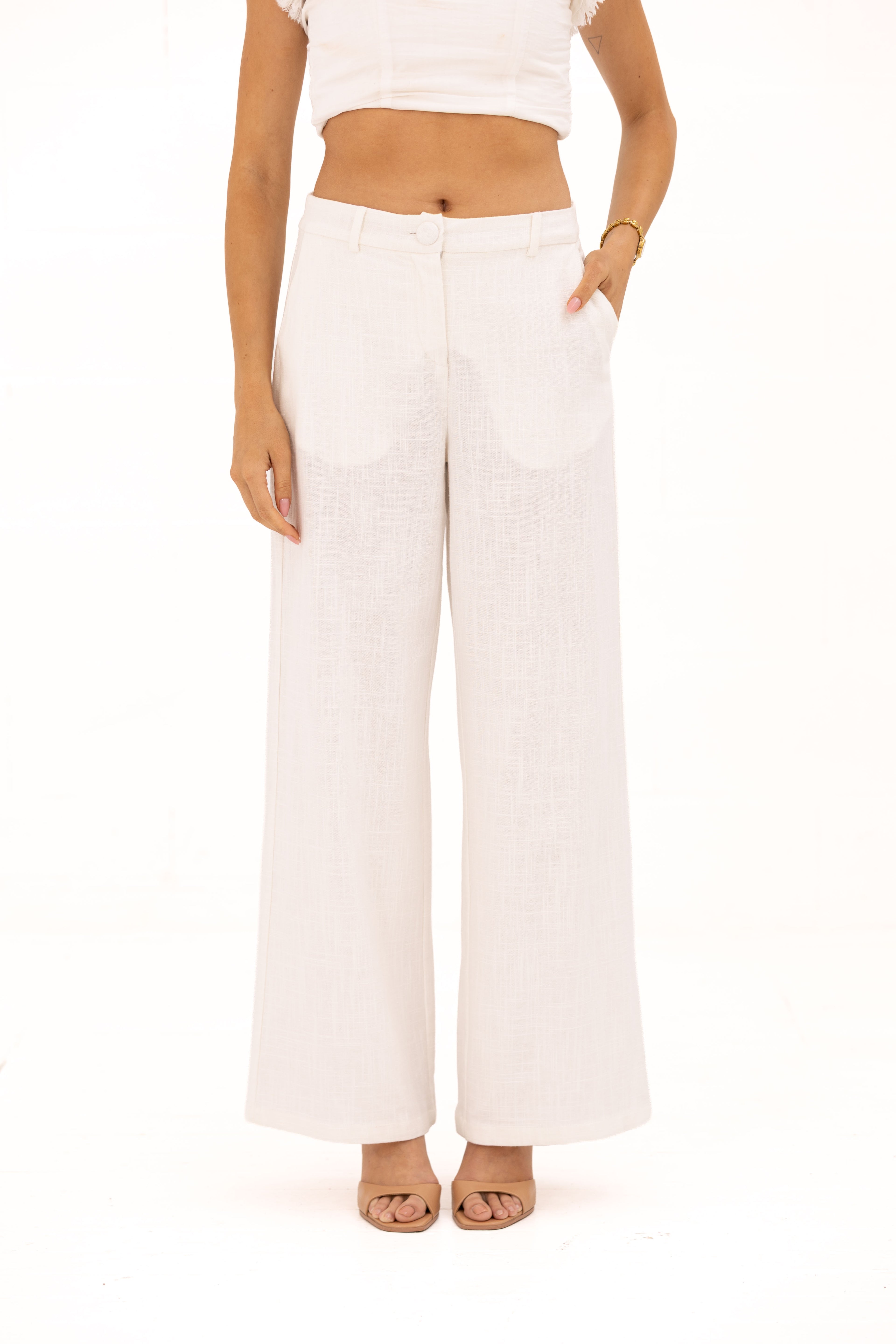 Meetings in the Hamptons Bottom White