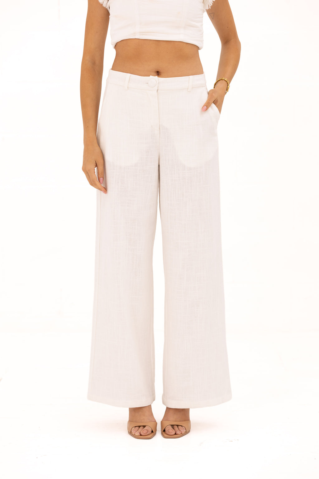 Meetings in the Hamptons Bottom White